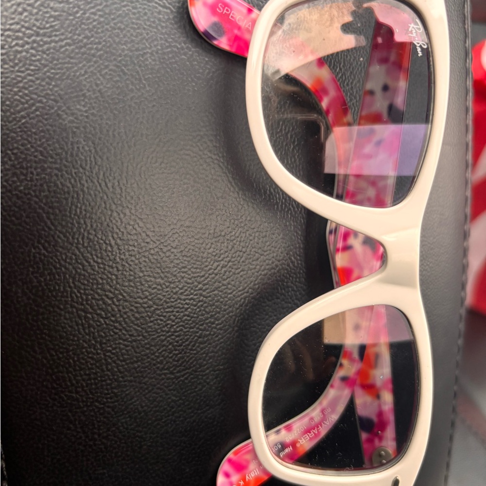 Ray Ban wayfarer Vibrant Pink and White Sunglasses